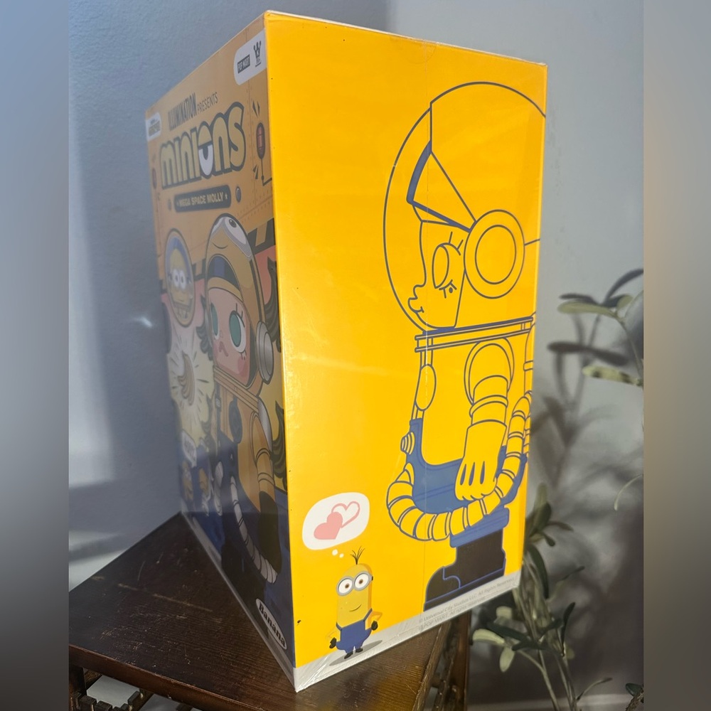 Pop Mart Minions Mega Space Molly 400% NEW in box - Picture 6 of 10